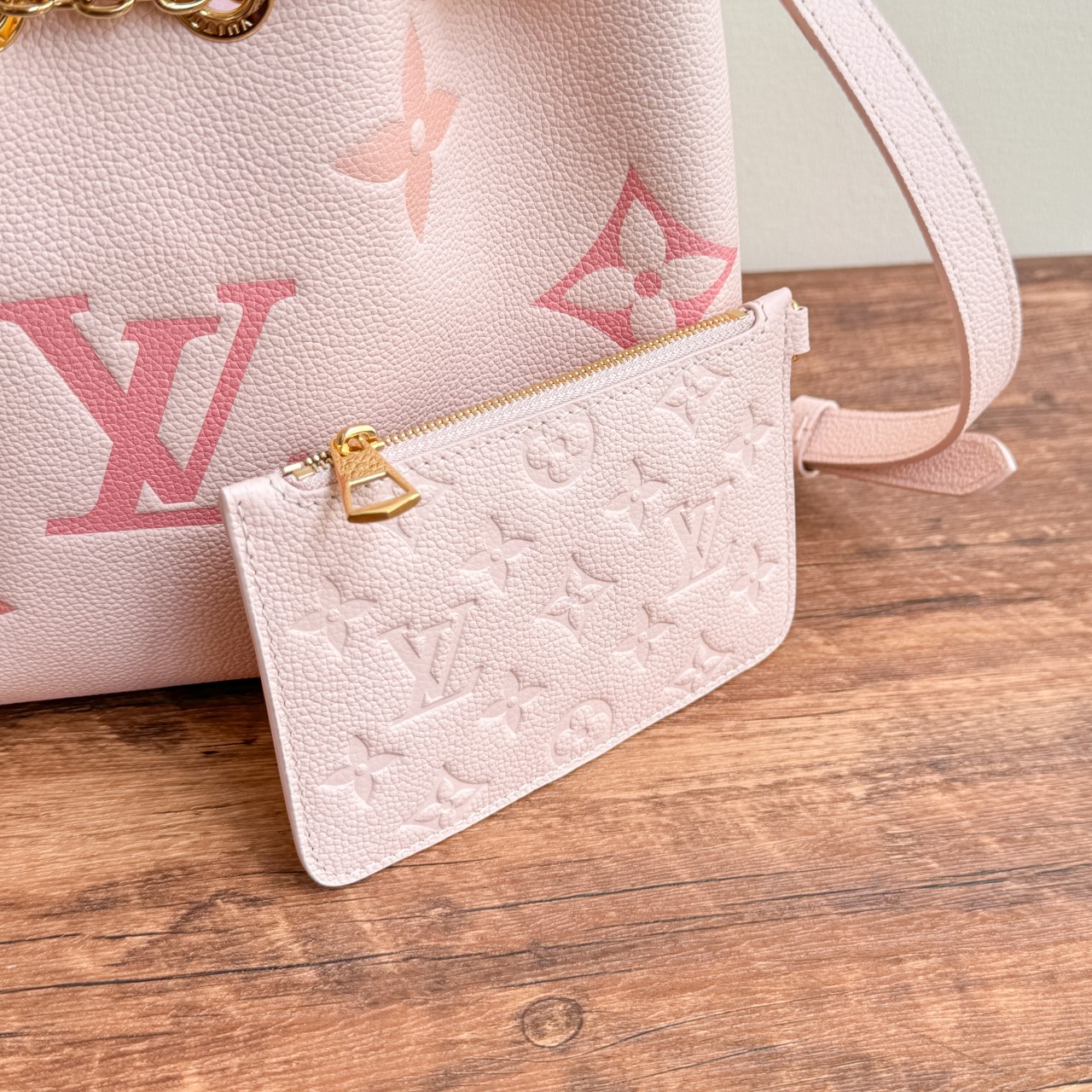 Louis Vuitton-M46492