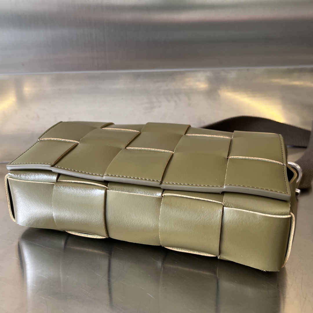 BV-Cassette With Versatile Strap