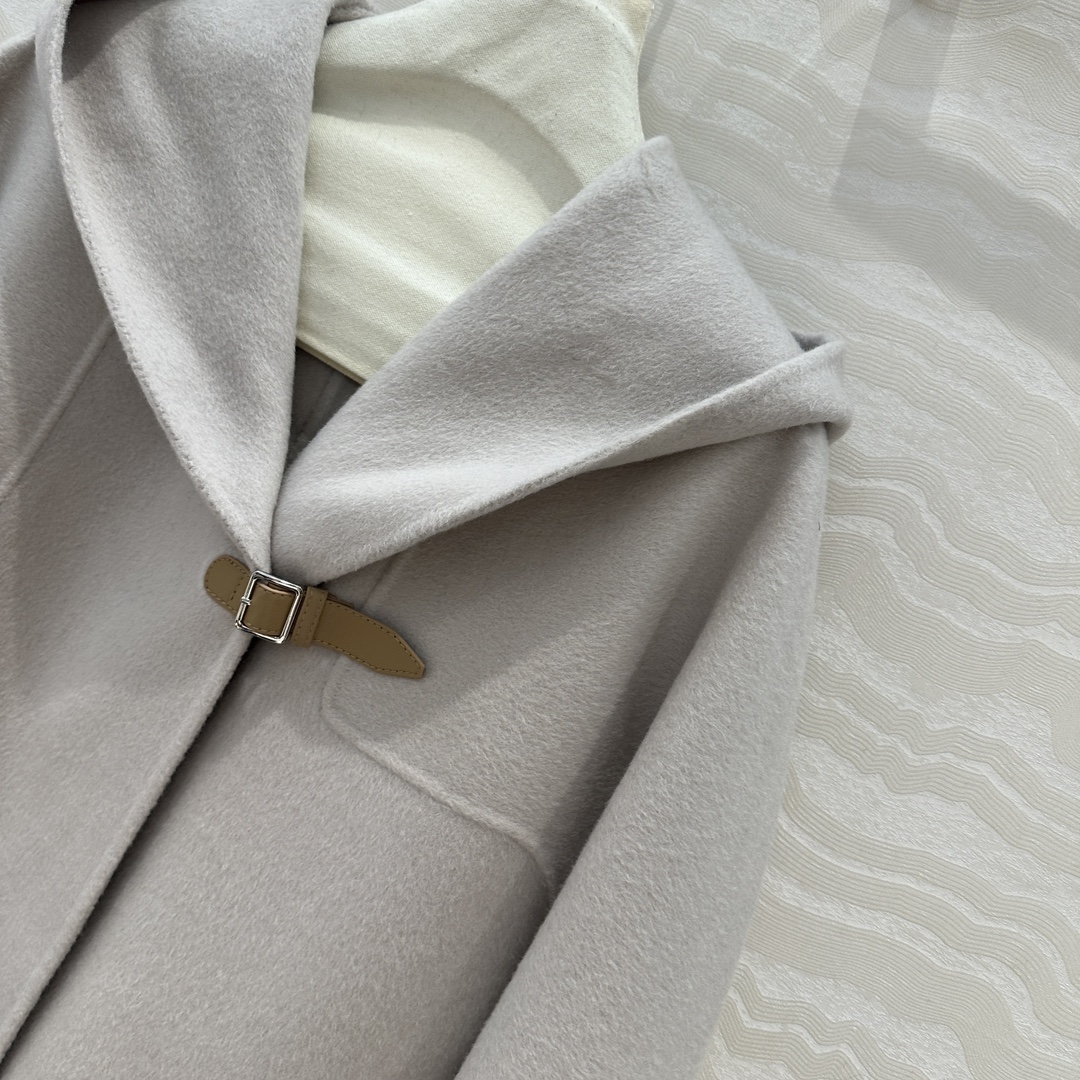 Hermès – Seasonal Essential Coat