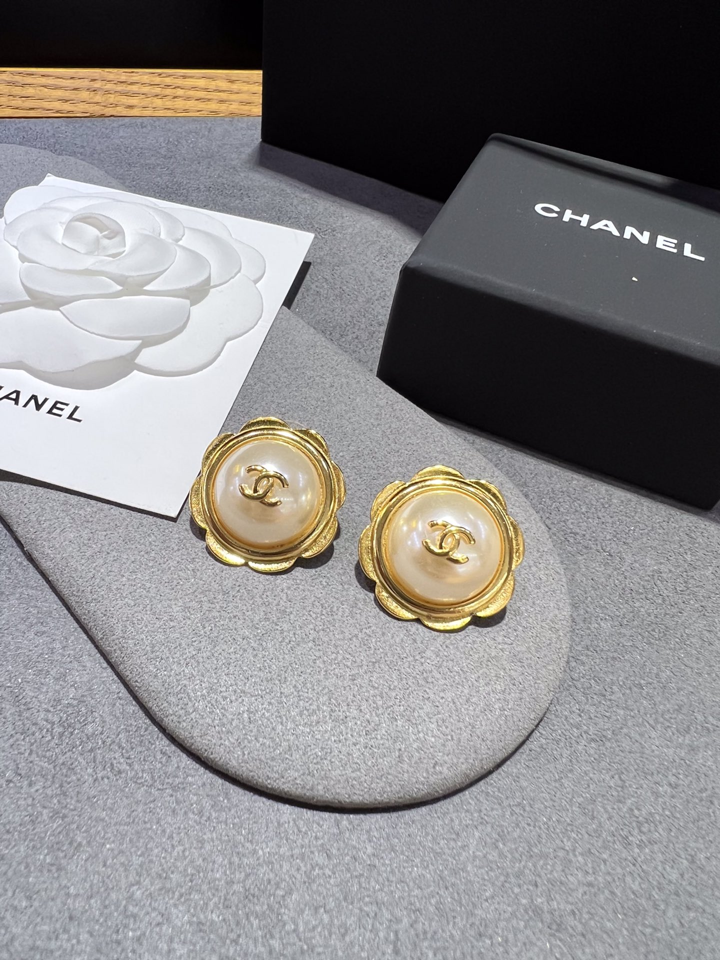 Chanel gold pearl earrings