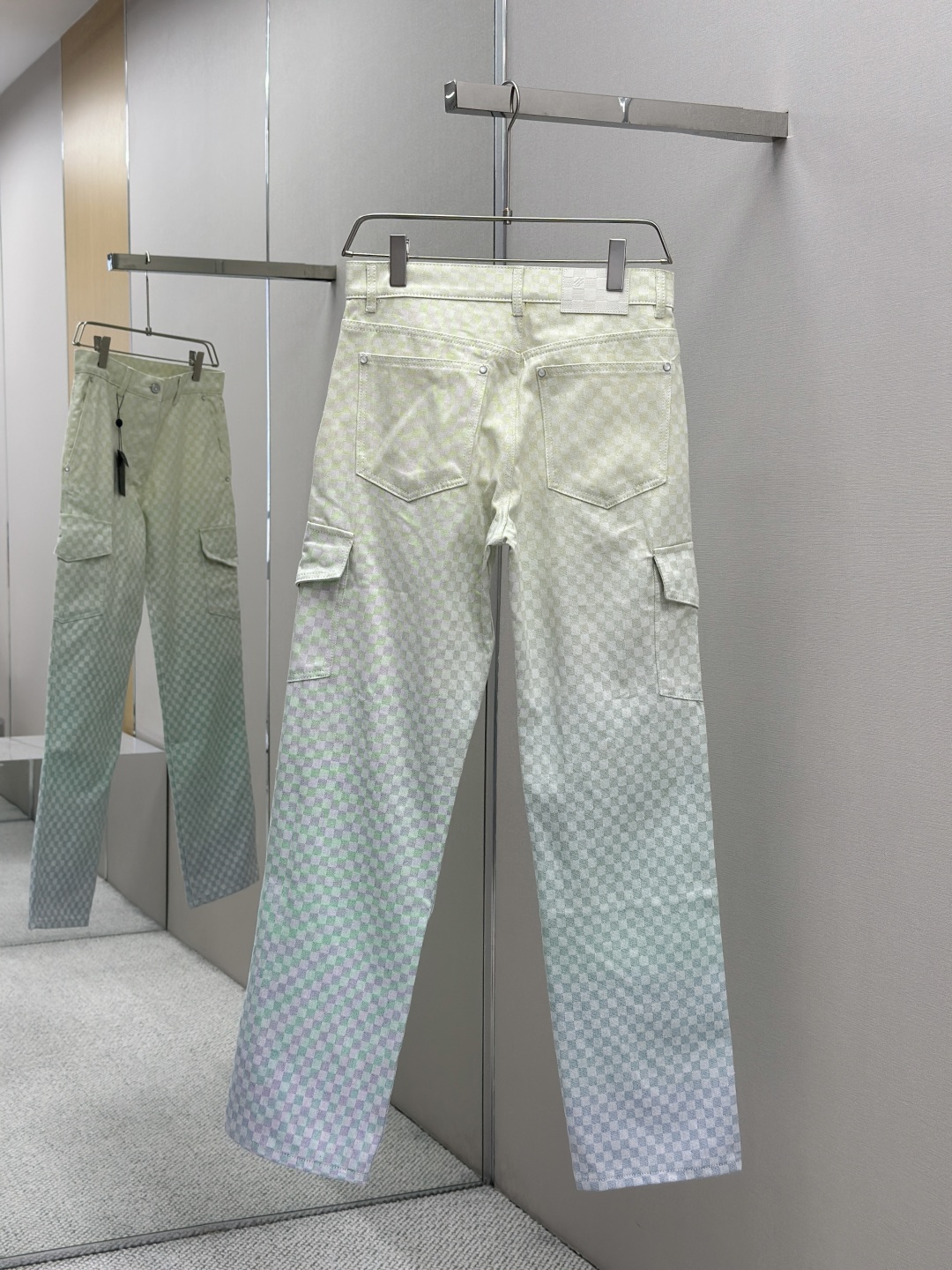 Louis Vuitton 25 Early Spring Collection