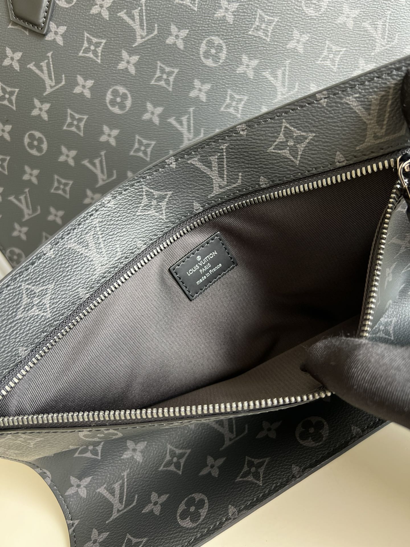 M30937 Weekend Tote NM