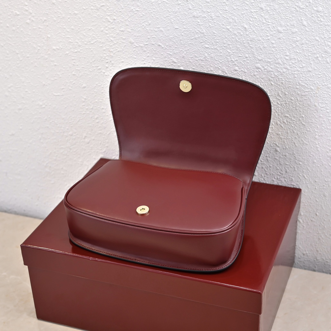 Gucci Blondie Top Handle Bag