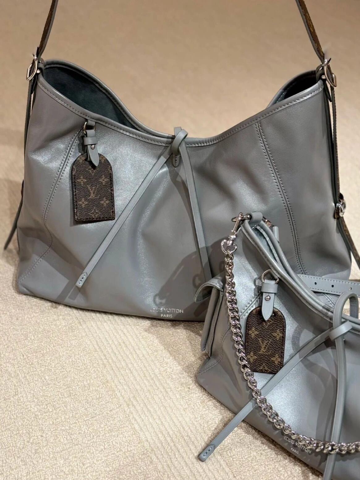 Louis Vuitton M12583 CarryAll Dark MM