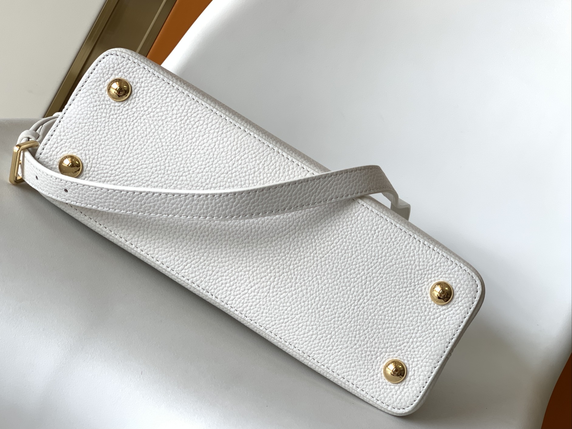 Capucines-M56071- whitemini handbag