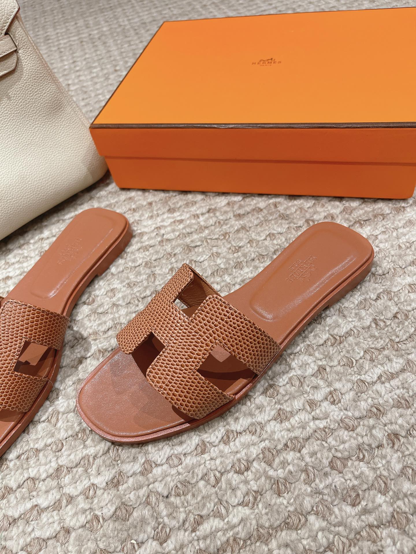 Hermès lizard pattern -Brown