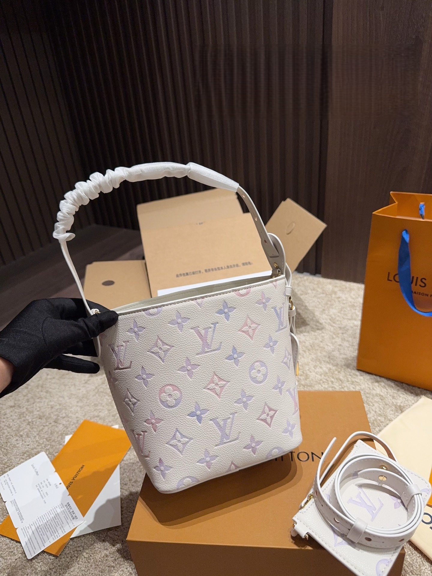 LV M25673 NEW All In BB