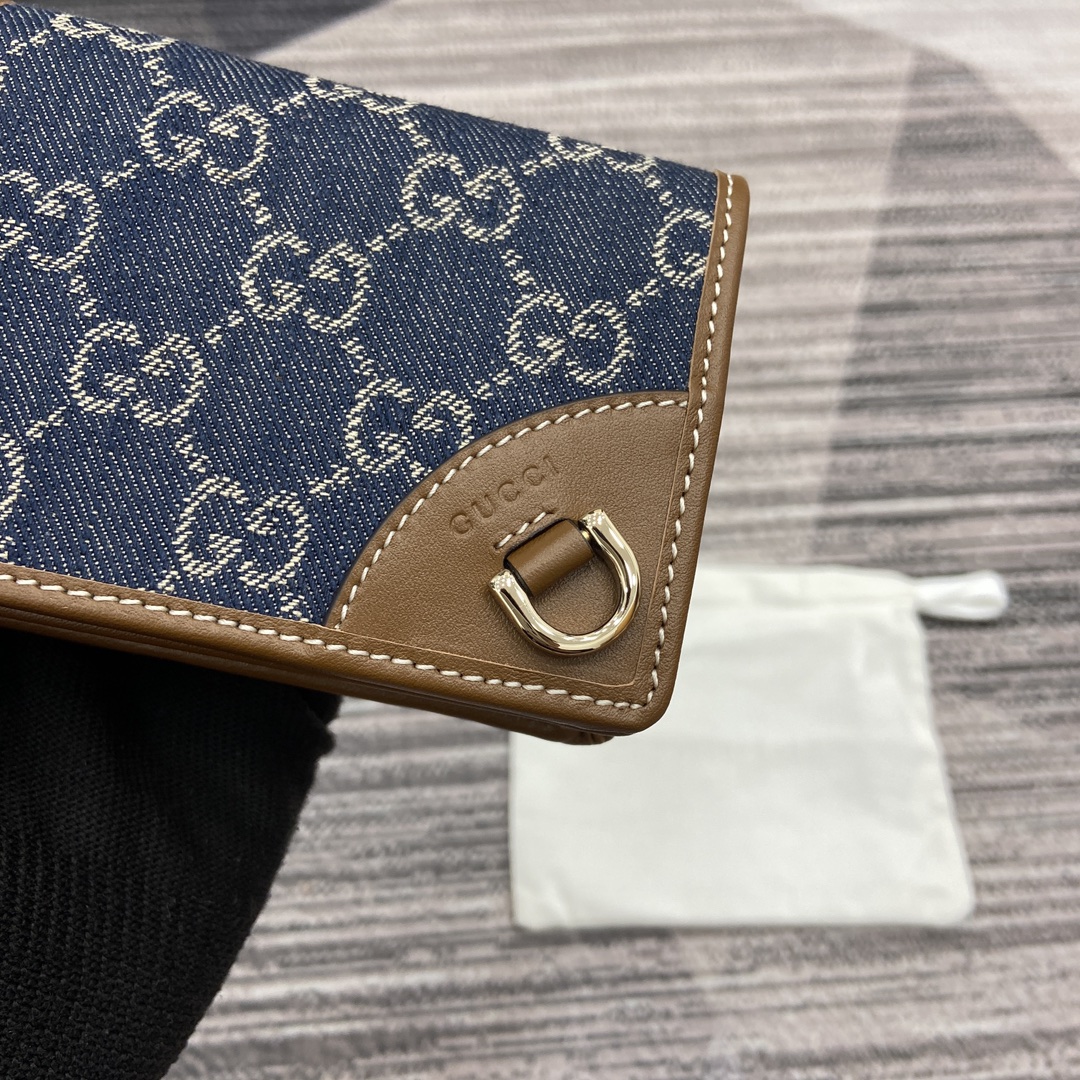 Gucci GG Emblem Mini Wallet