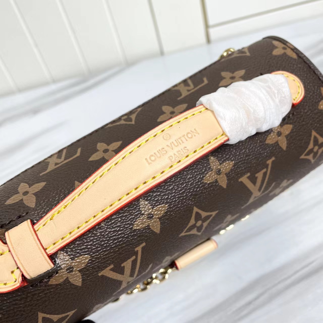 Louis Vuitton M46279 Pochette Métis East West