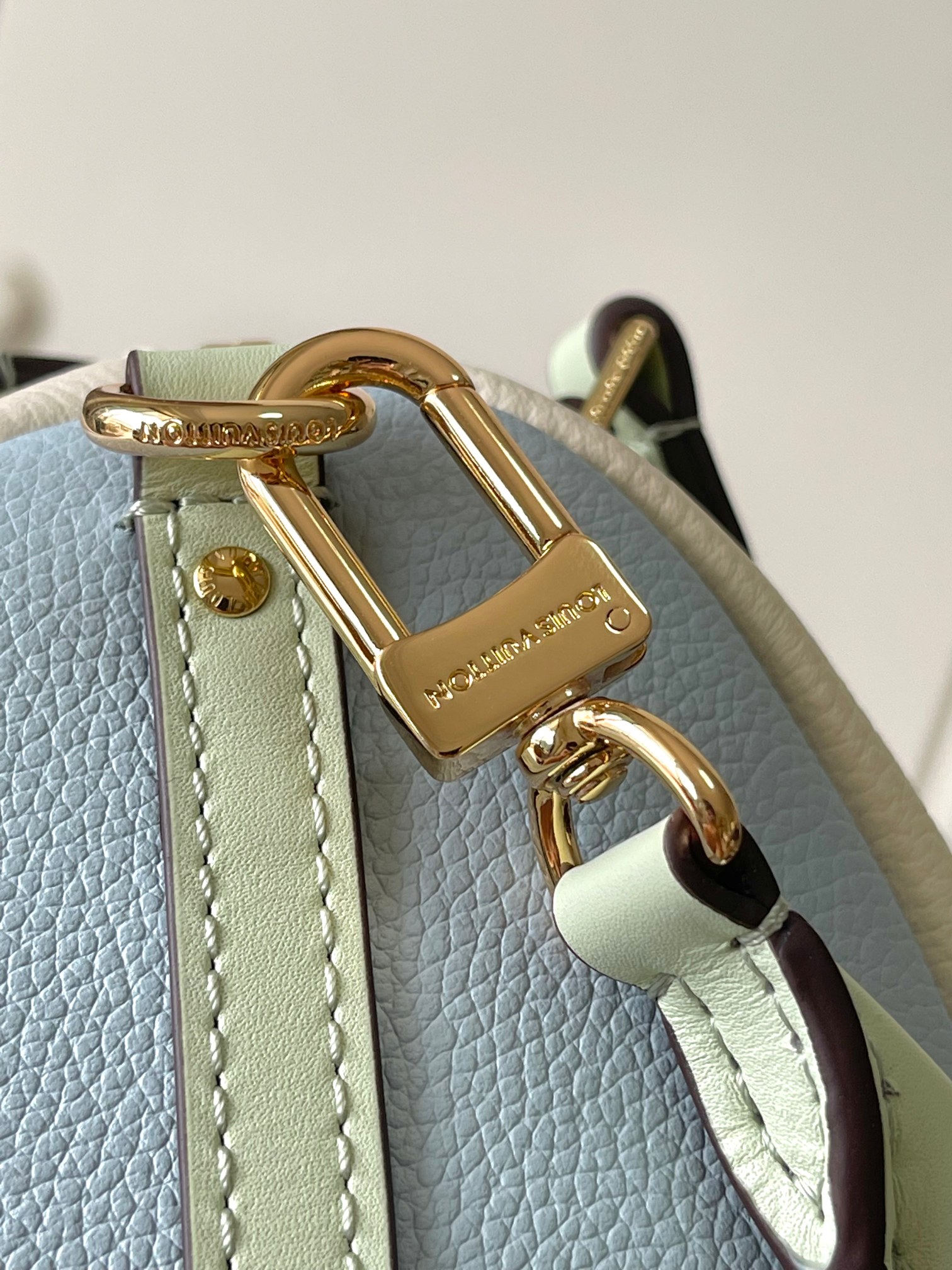 LOUIS VUITTON M26905 Express PM