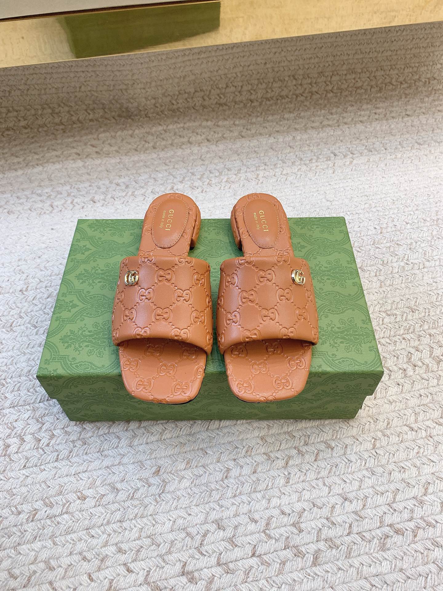 GUCCI Matte-Textured GG Slide Sandals