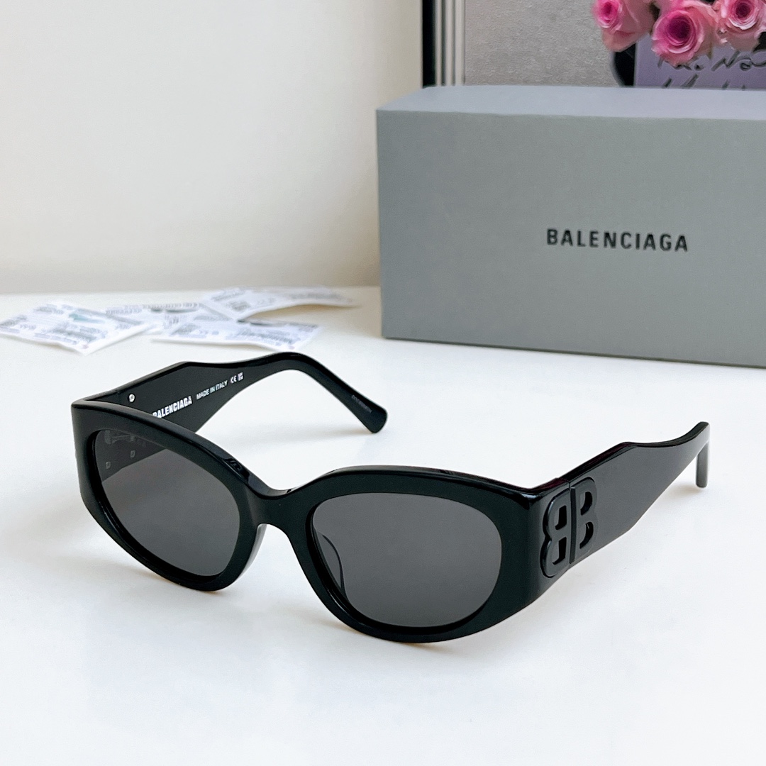 Balenciaga Women's Bossy Round Af Sunglasses