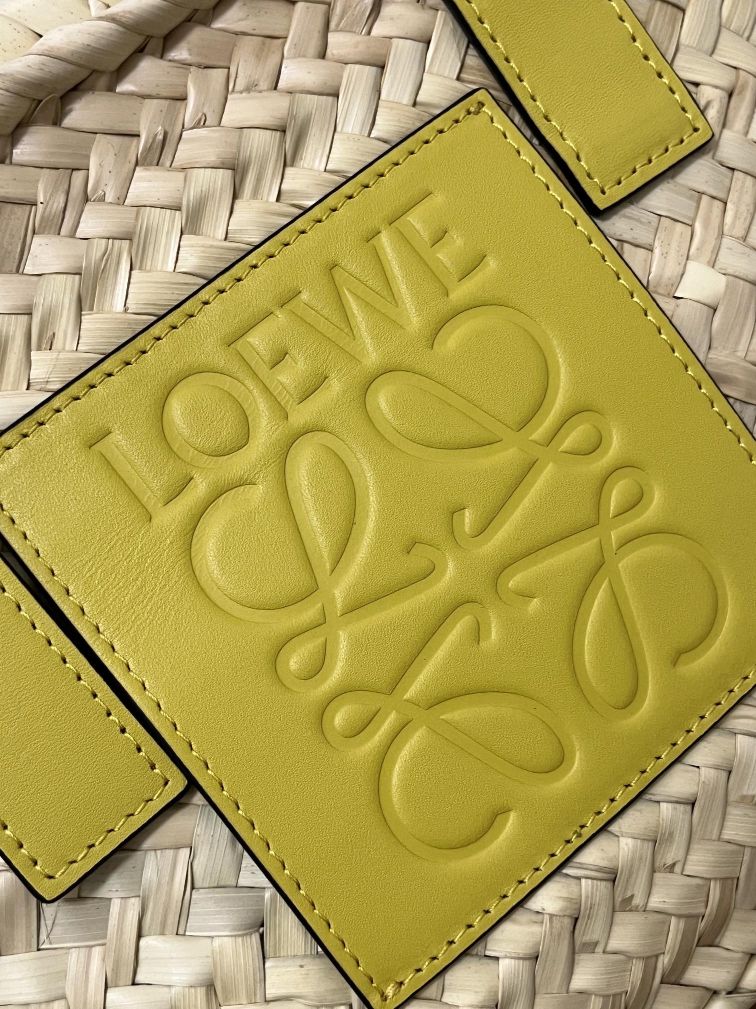 Loewe-Basket bag in palm leaf and calfskin-