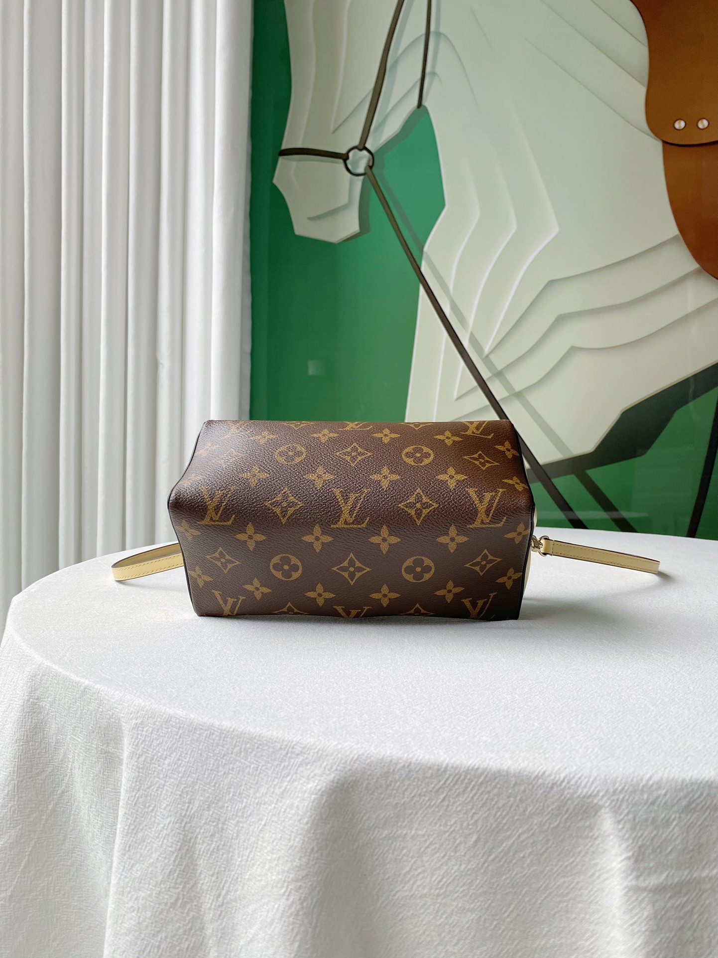 Louis Vuitton M11672 Bloom Pouch Banana Yellow