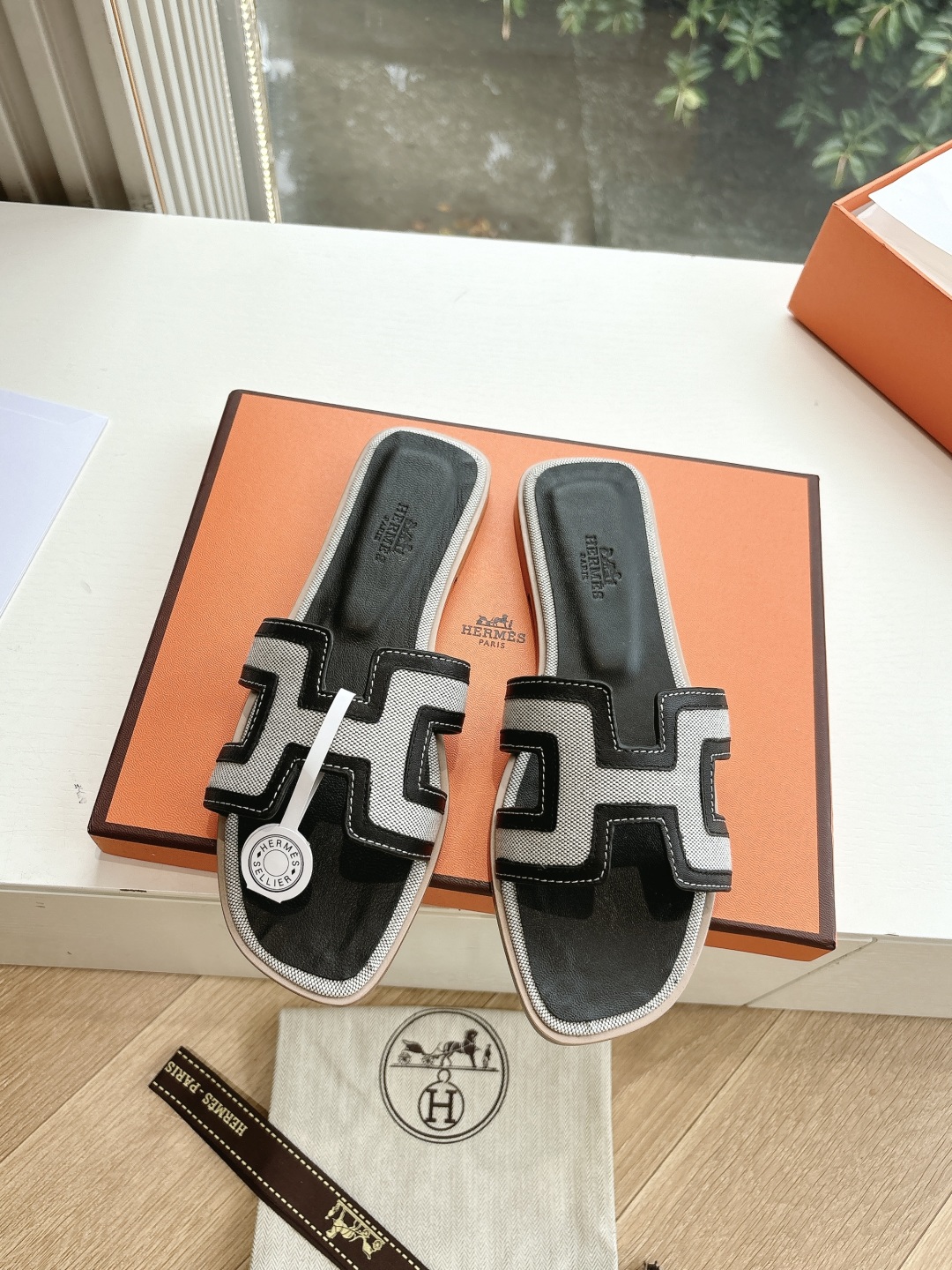 HERMÈS Slide Sandals