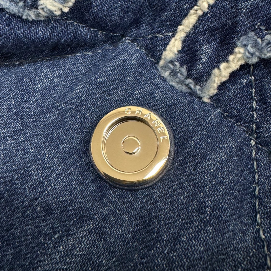 Chanel-denim 22 bag