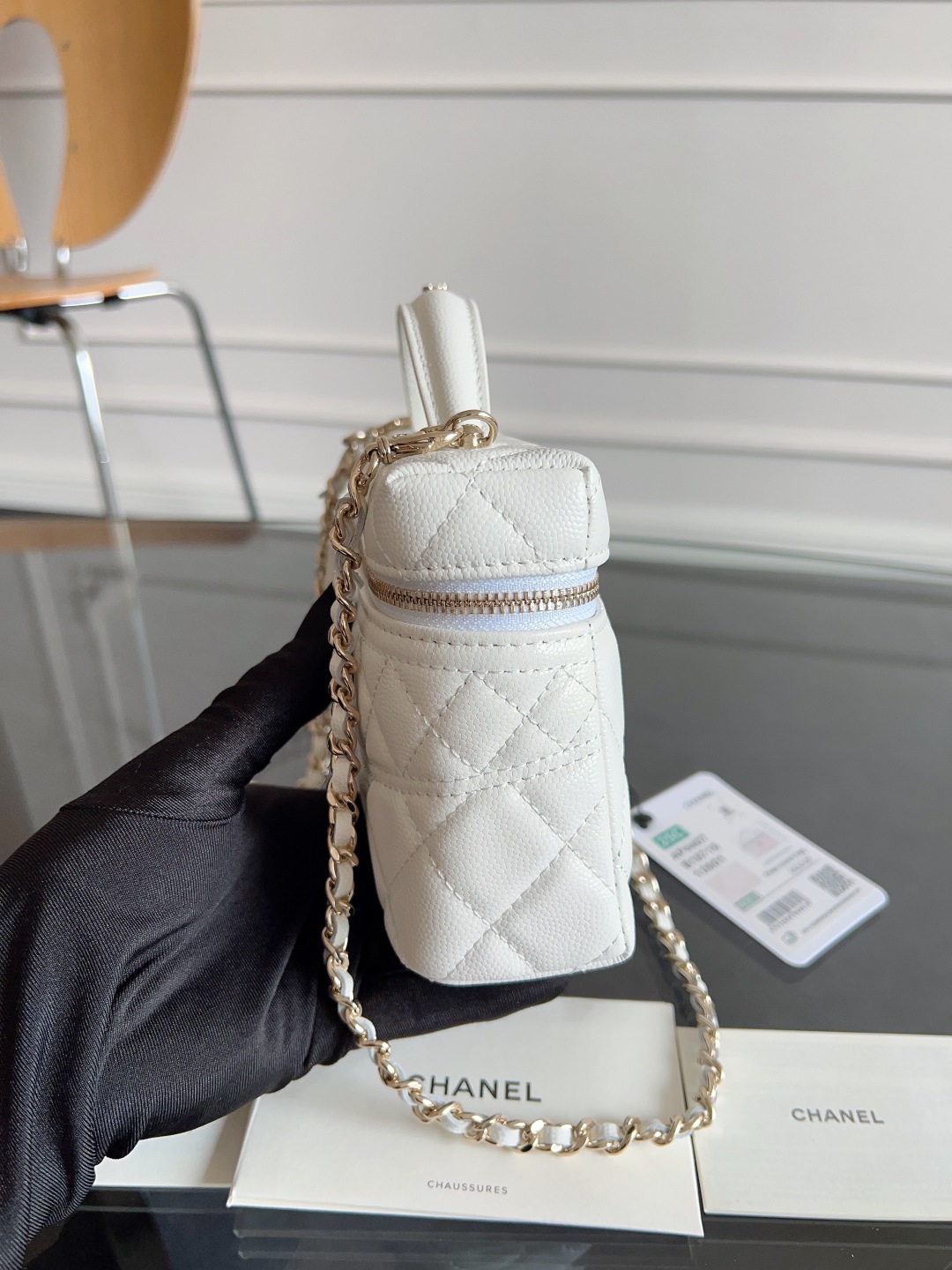 CHANEL=Long Vanity with chain