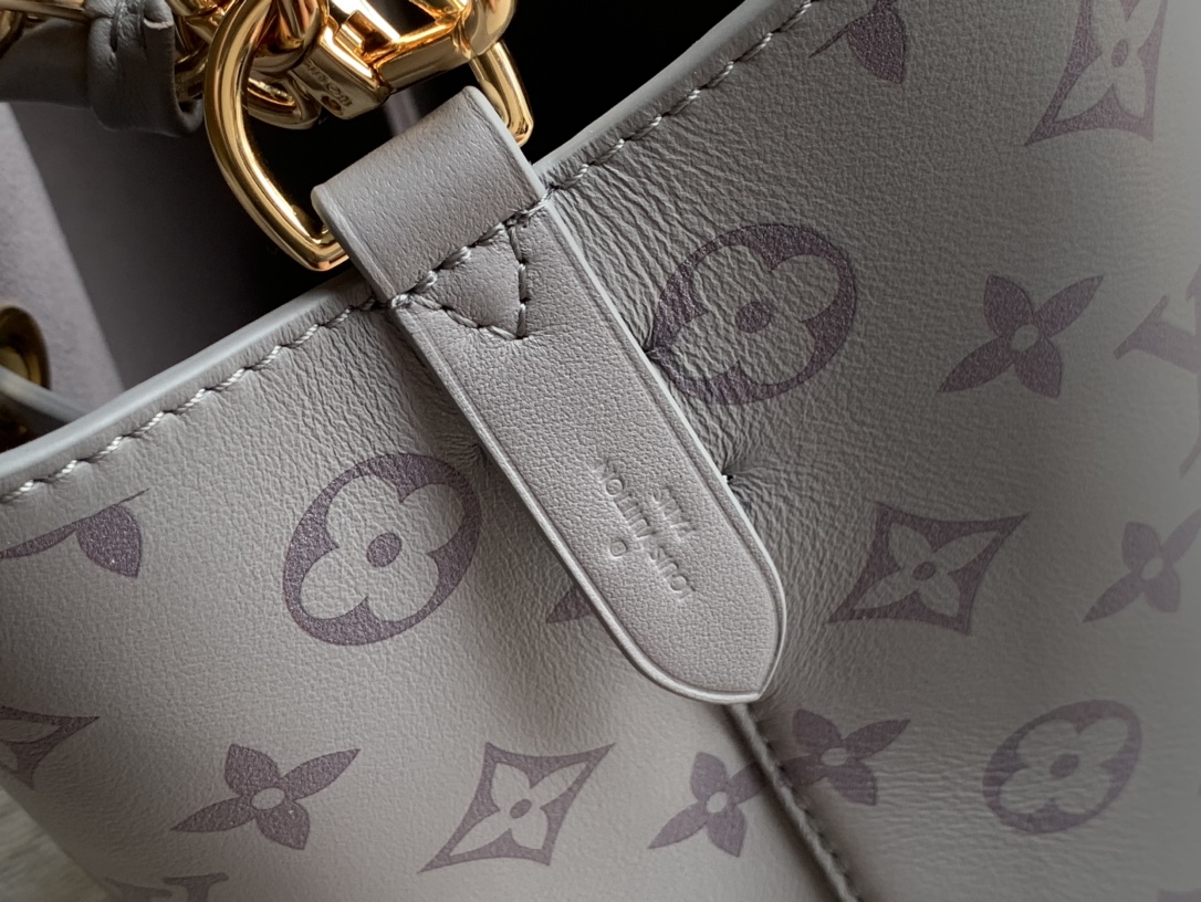 Louis Vuitton M12749 Néonoé BB