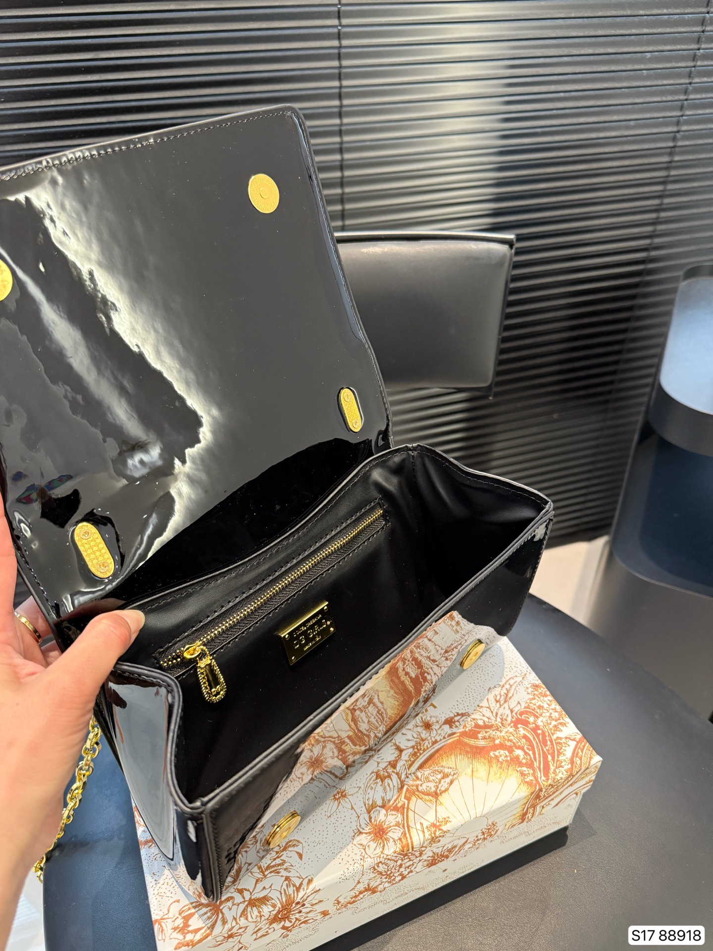 Dolce & Gabbana logo-plaque crossbody bag