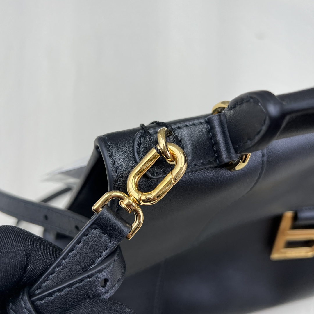 Balenciag-Hourglass-FAL25