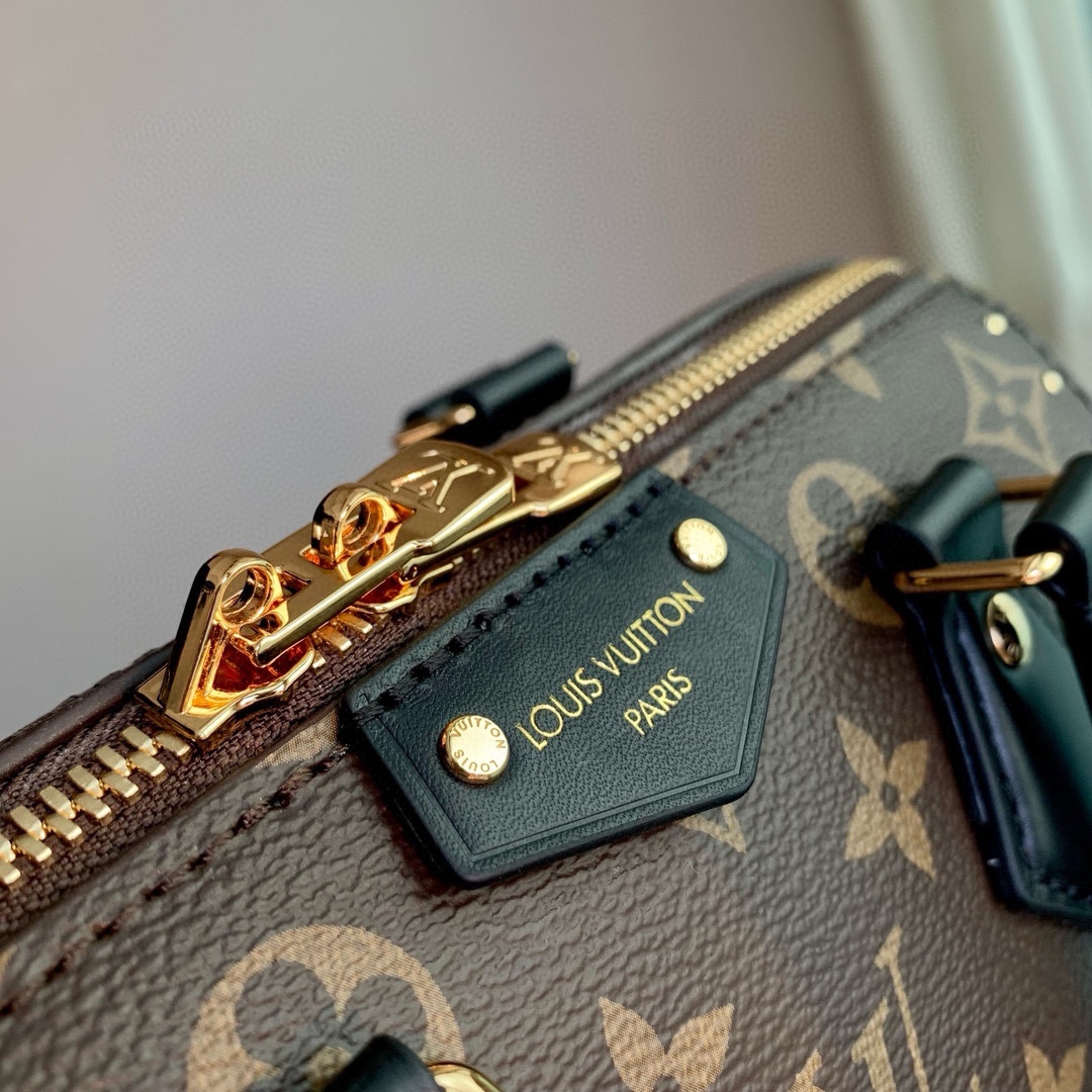 LV M13146 Speedy Trunk 20