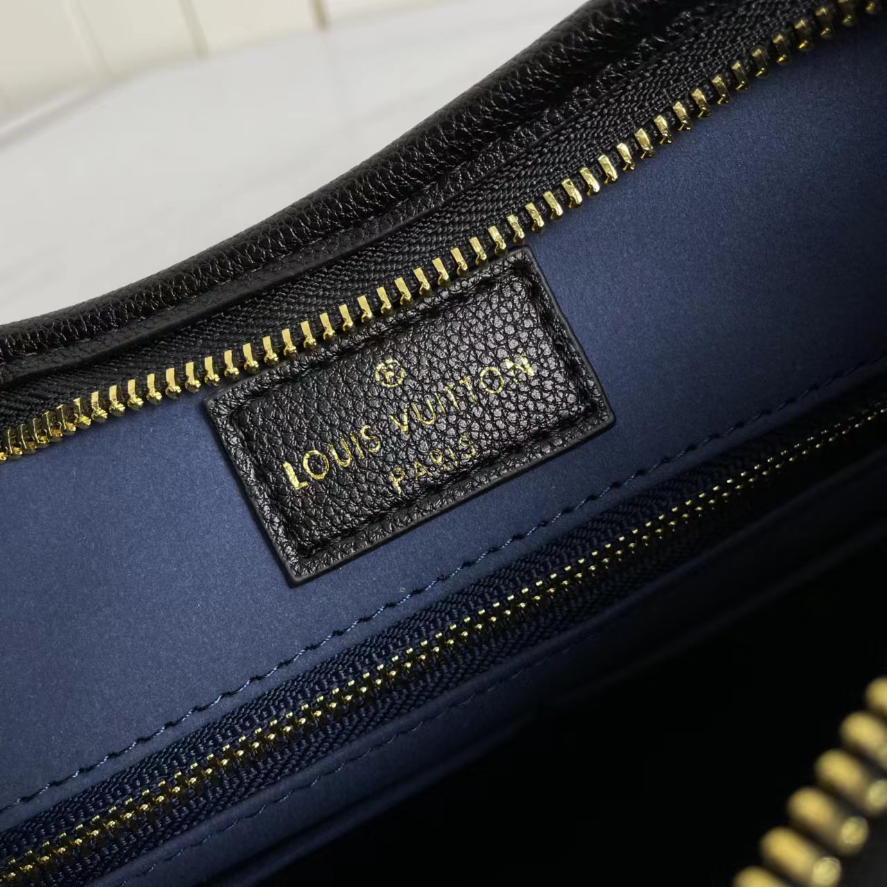 Louis Vuitton M46288 CarryAll PM Black