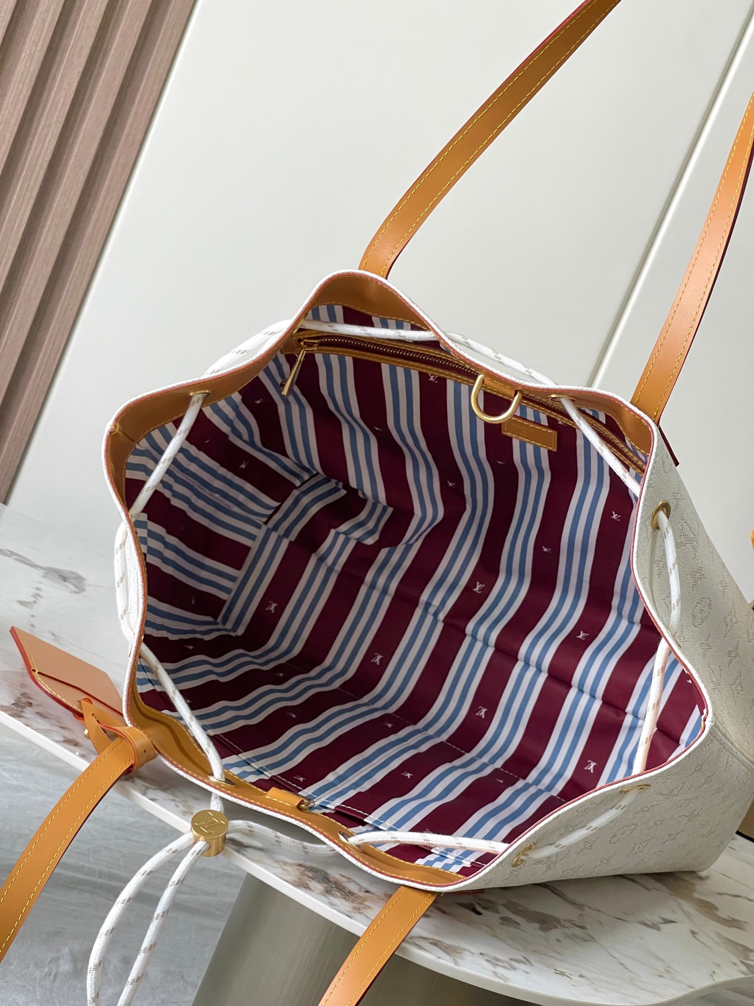 Louis Vuitton M14652 Marina Tote