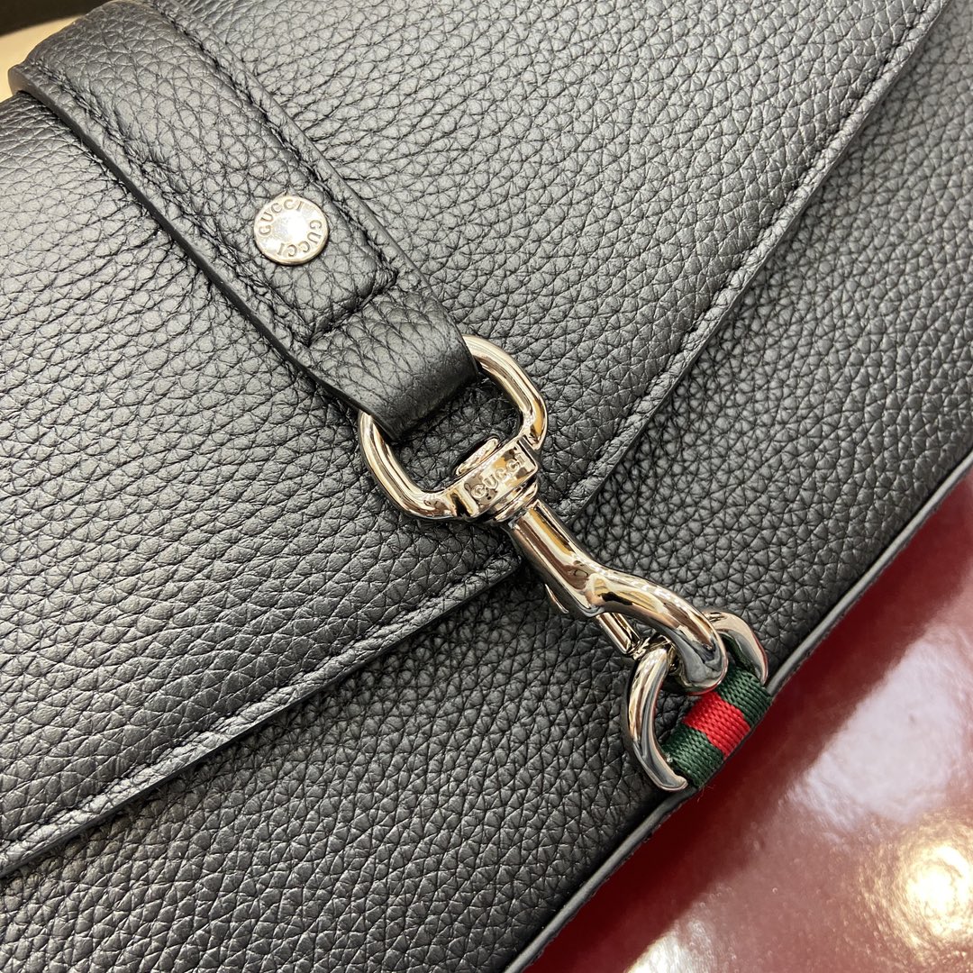 Gucci-Small crossbody bag with hook closure