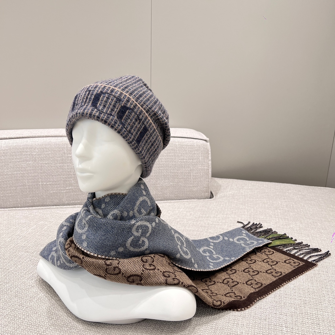 𝐆𝐆Long scarf denim double-sided jacquard scarf denim blue Size 34x194cm Wool material Couple color fashionable for winter! hand It feels thick and soft, you can switch between big G and small G at will, the styles on both sides are versatile and full