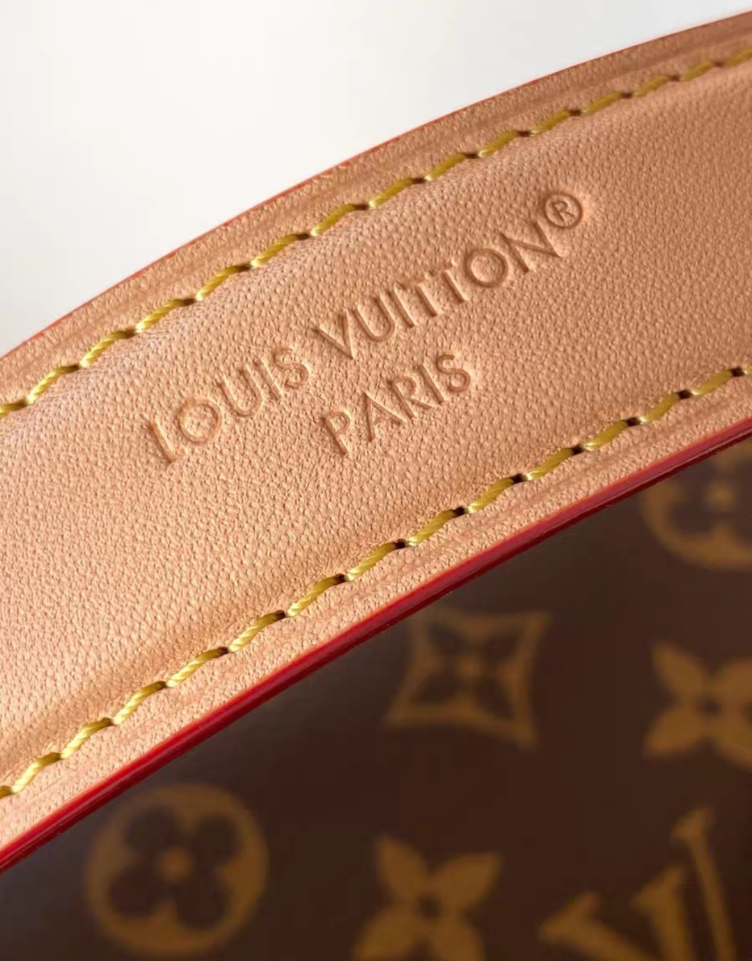 LOUIS VUITTON M26040 Odyssee MM