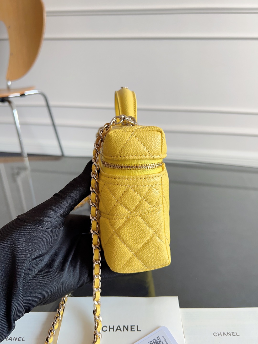 CHANEL=Long Vanity with chain