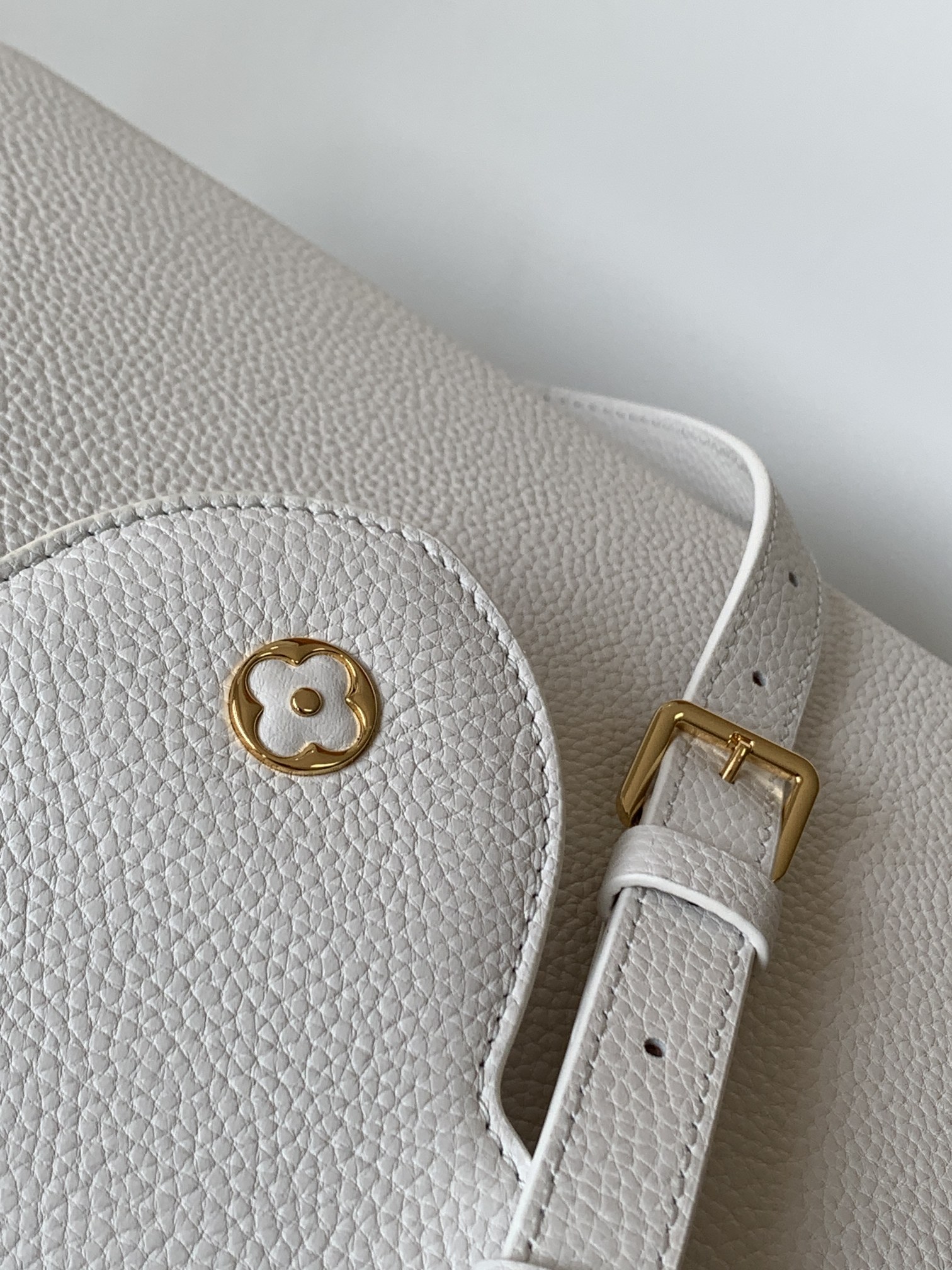 Capucines-M56071- whitemini handbag