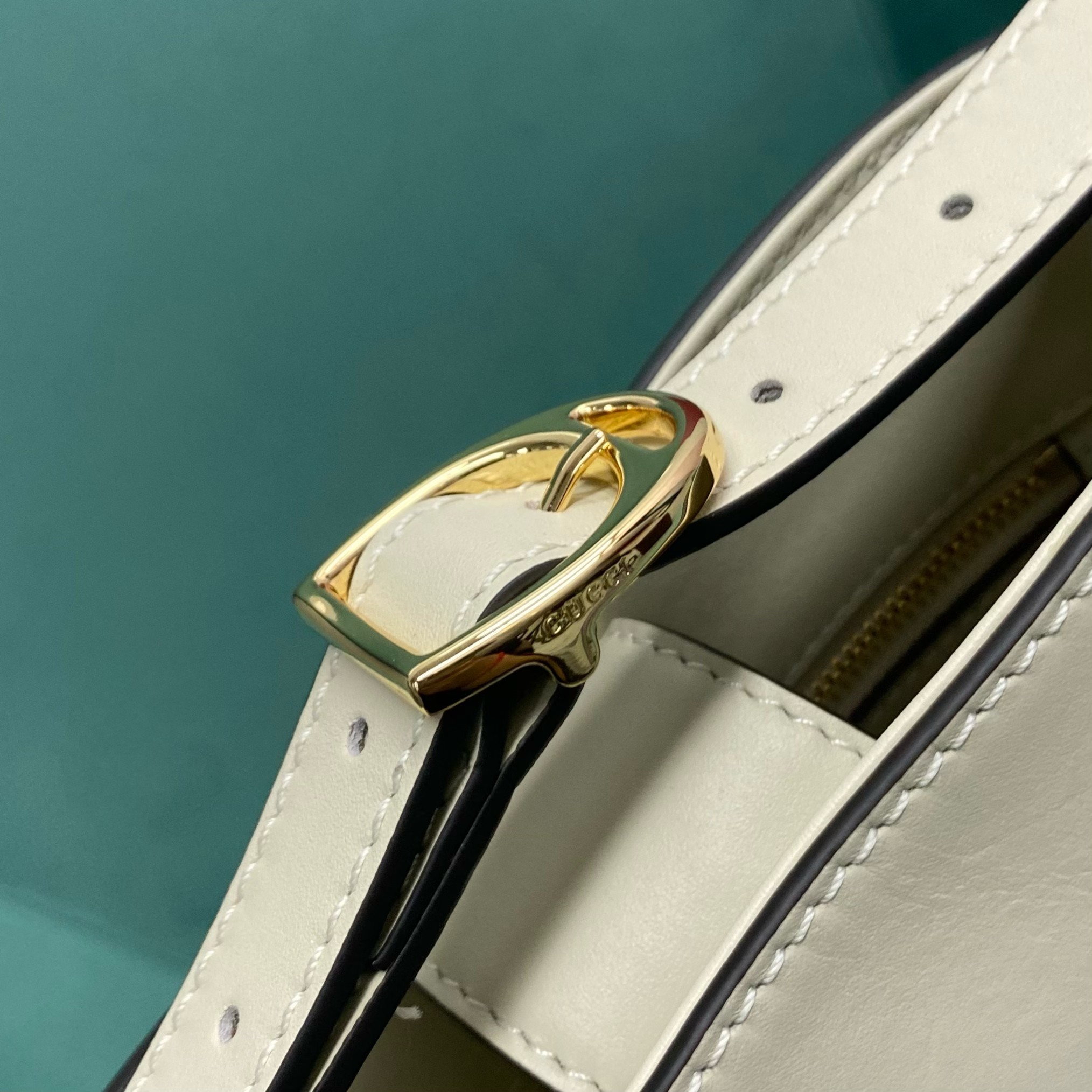 Gucci 73 small bucket bag