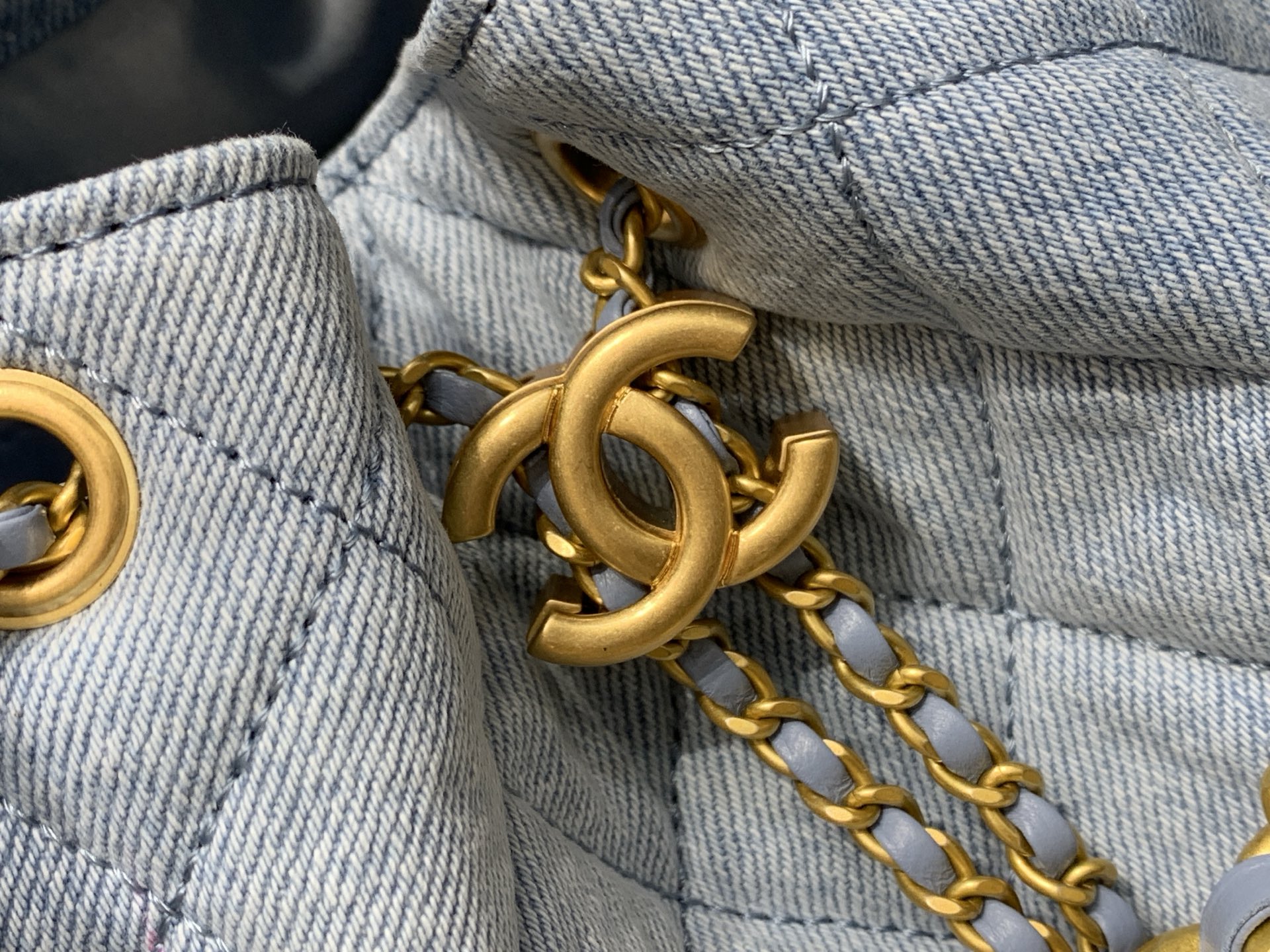 Chanel-❤️25A Bucket Drawstring Bag!