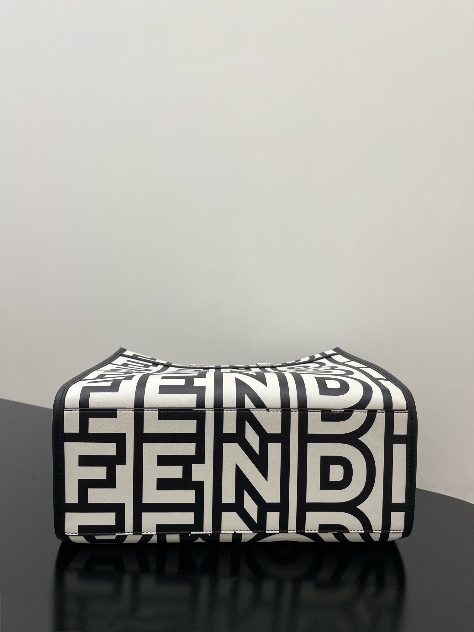 FENDI-Sunshine Medium Tote