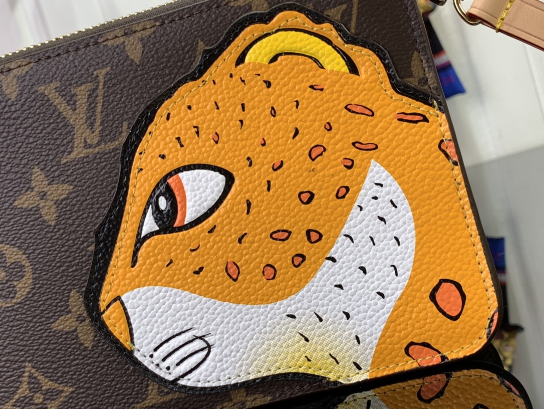 LOUIS VUITTON Lexington Pouch M83685