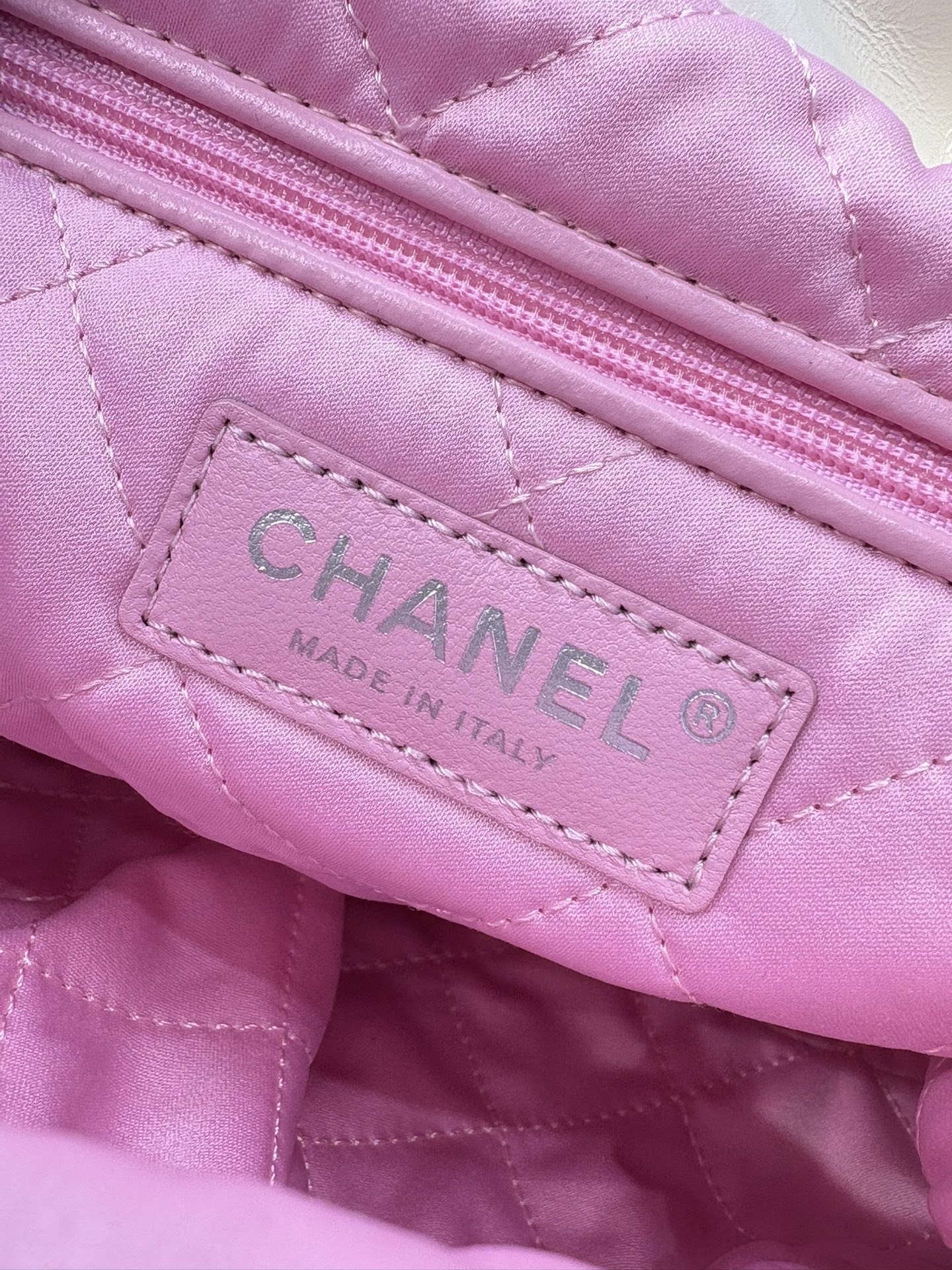 Chanel 22 Bag (Model AS3260)