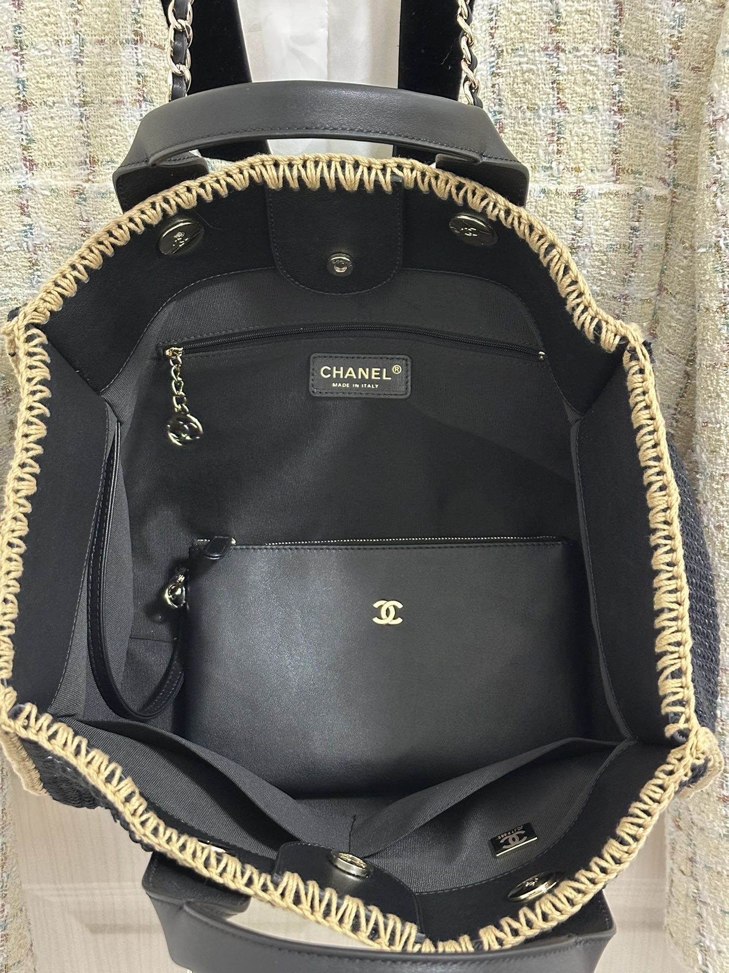 Chanel 24s woven beach bag-black