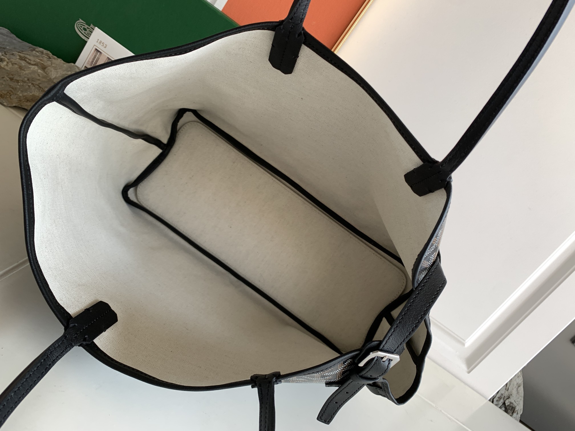 Goyard-Chien Gris Pet Carrier