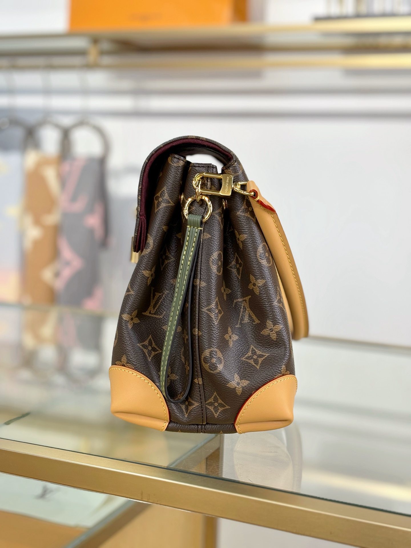 LV M14473 Hide Away MM