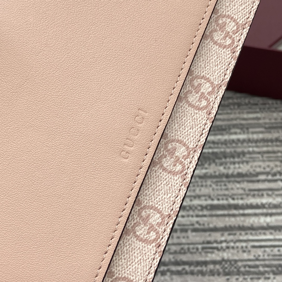 Gucci GG Emblem Chain Wallet