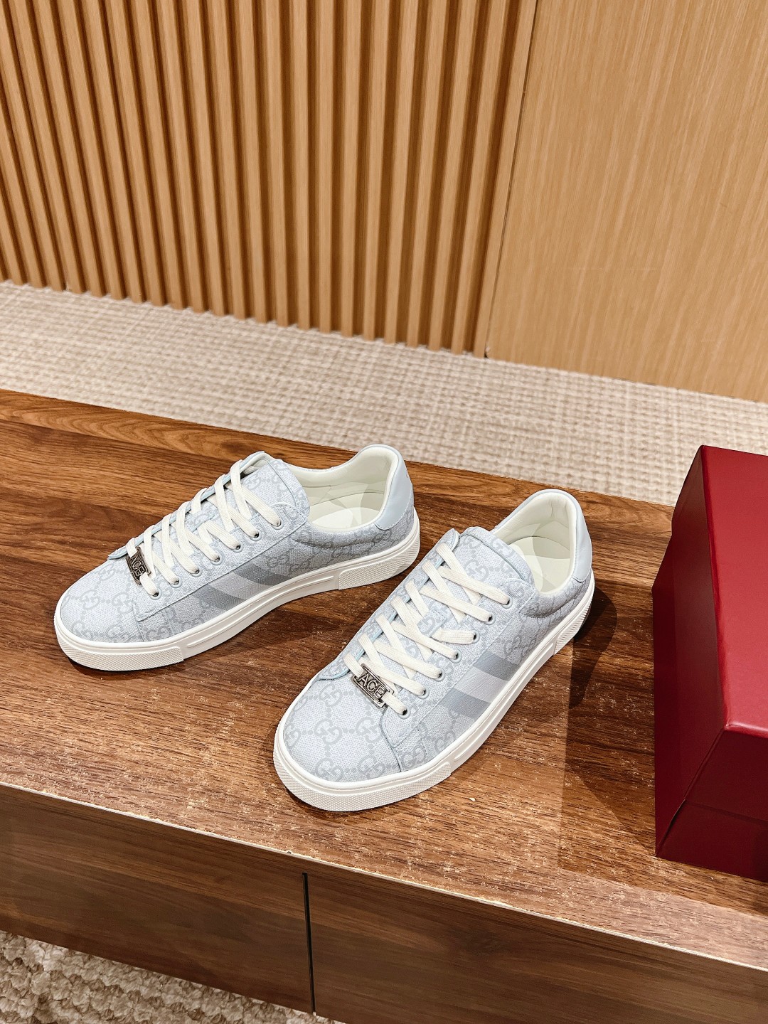 𝙂𝙪𝙘𝙘𝙞 𝘼𝙘𝙚# light gray