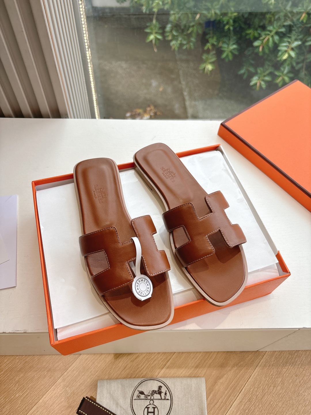 HERMES ORAN EU 37 GOLD BOX CALF