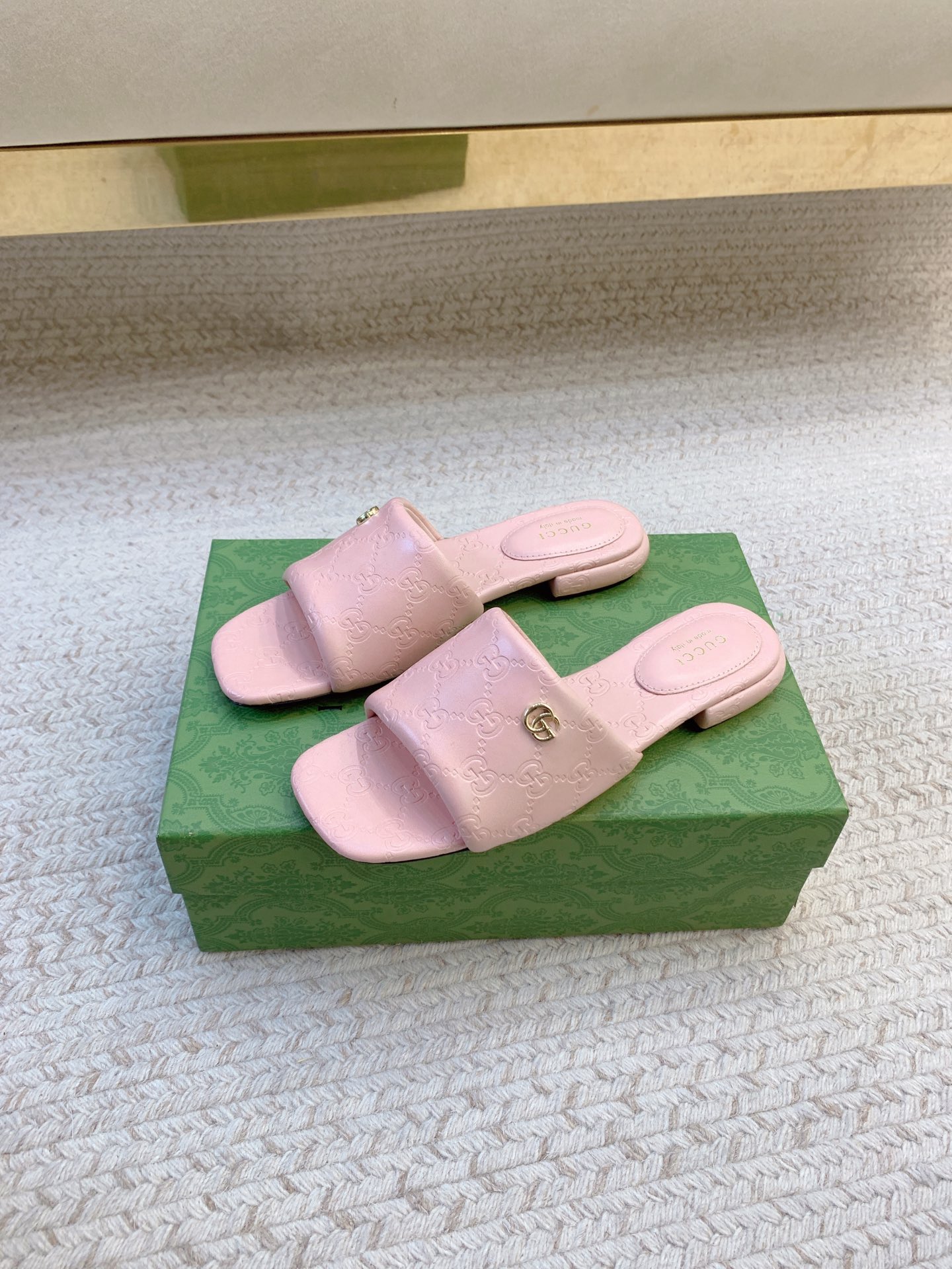 GUCCI Matte-Textured GG Slide Sandals