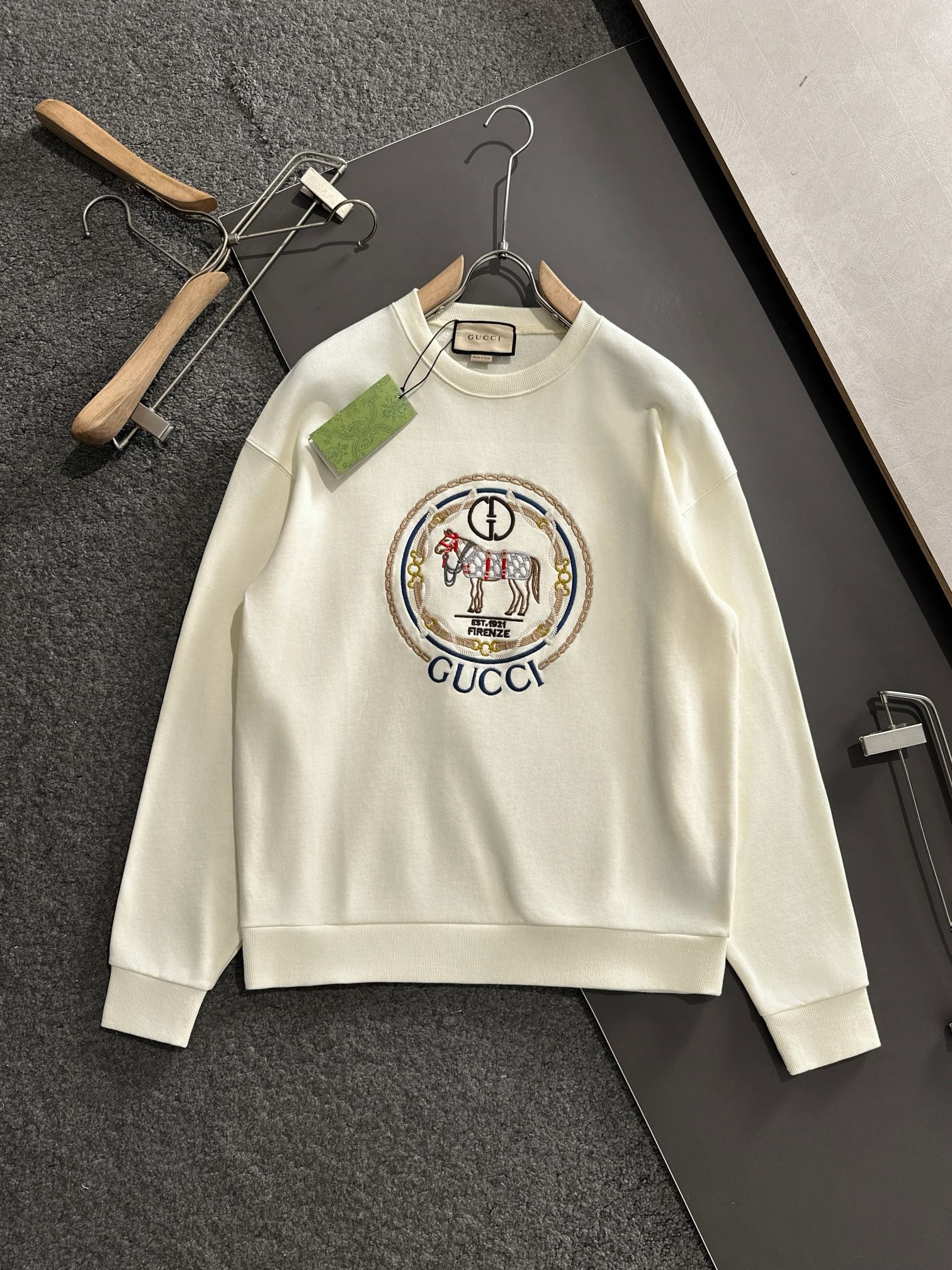 GUC- Autumn and Winter casual style clothing