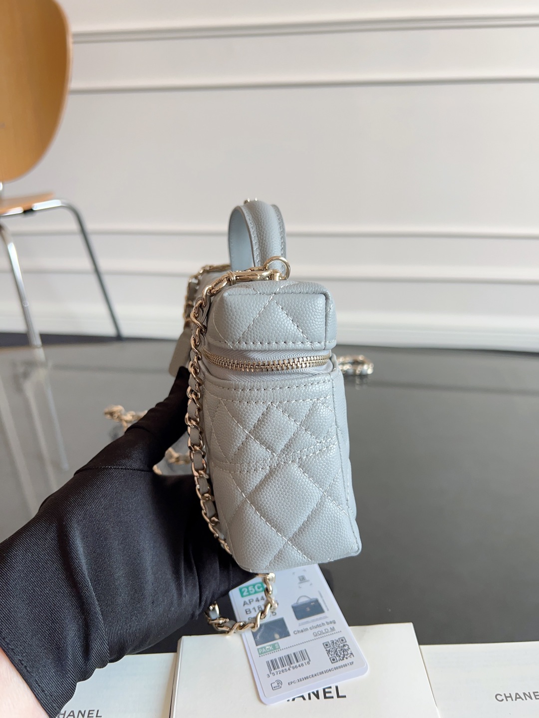 CHANEL=Long Vanity with chain