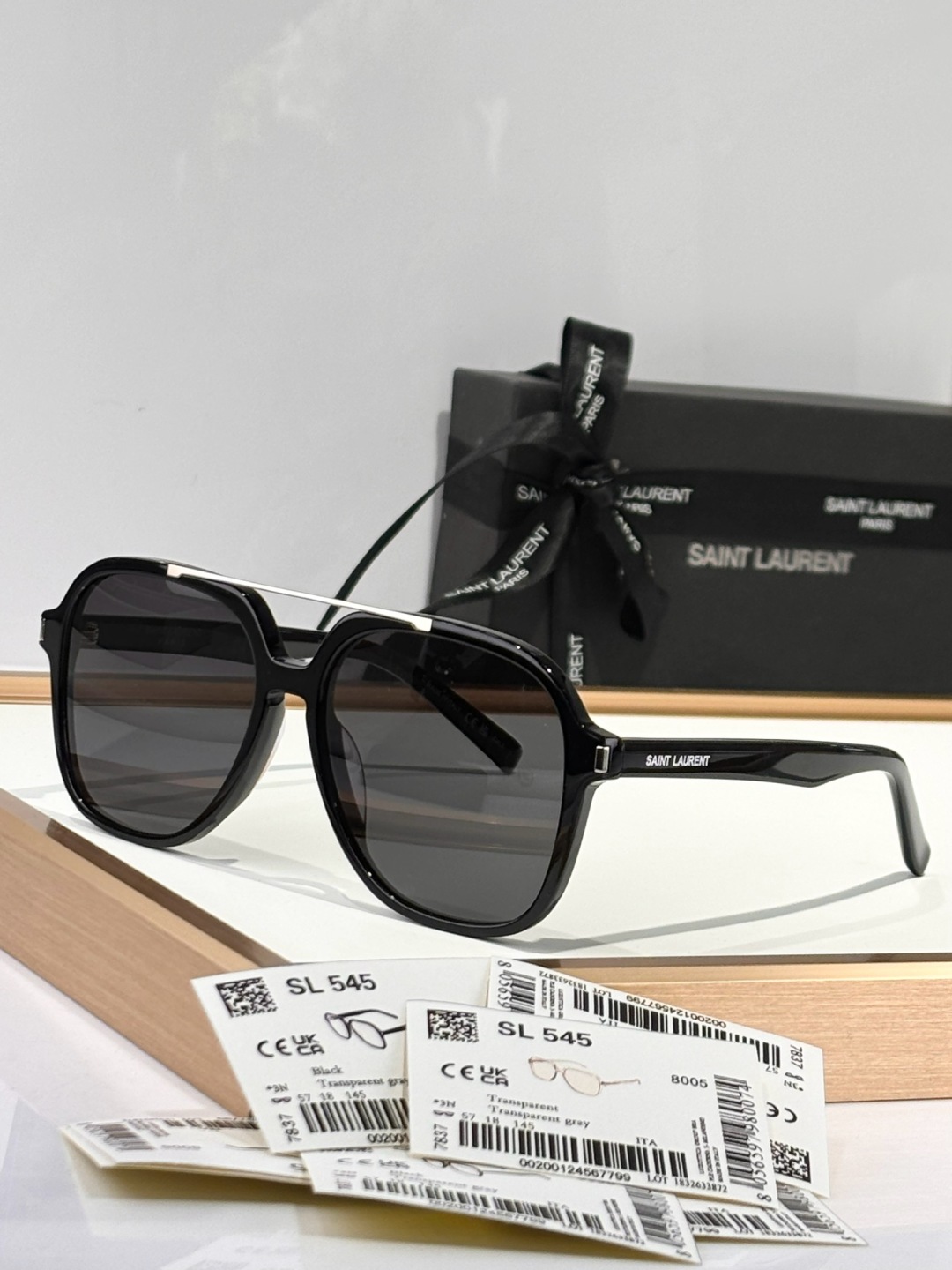 SAINT LAURENT – Model SL545