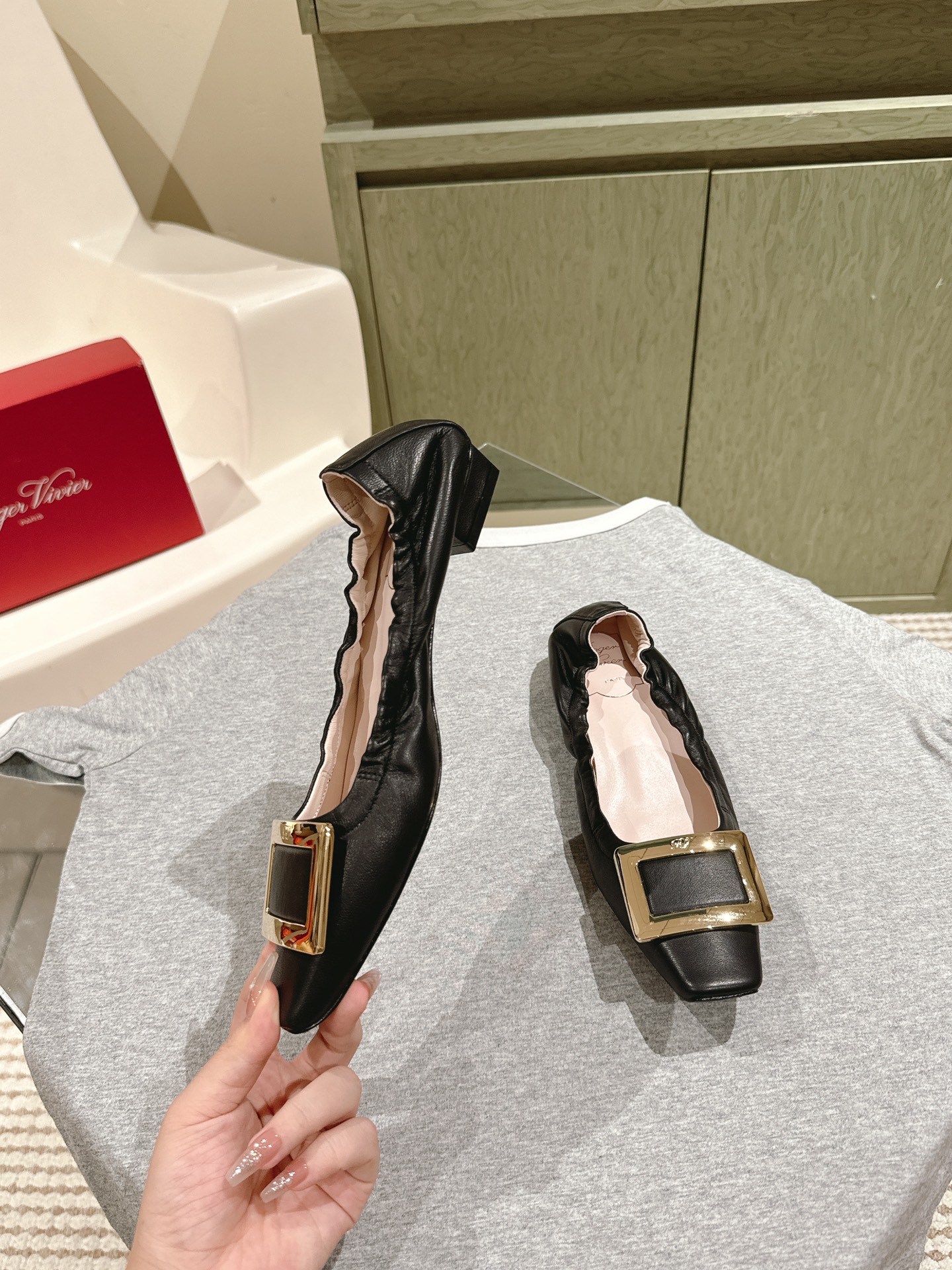 Roger Viver New-Black