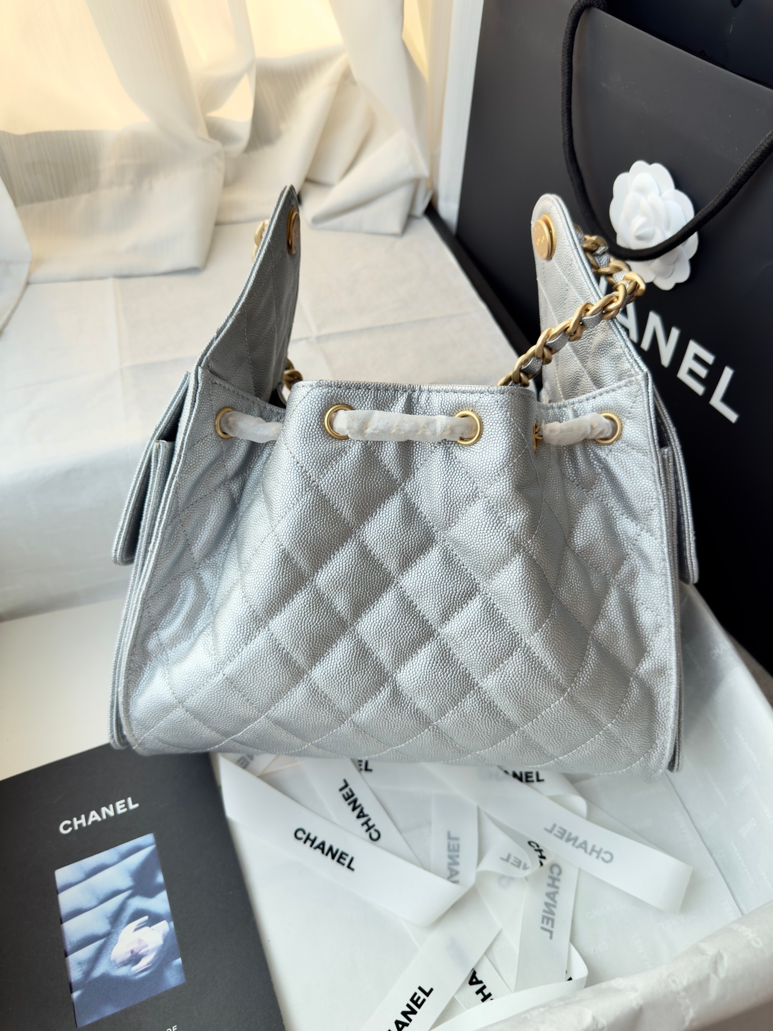 Chanel-25C Caviar Leather Hobo Bag -sliver