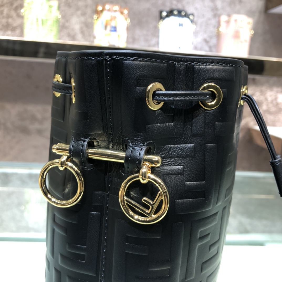 FENDI-Calfskin FF Logo Bucket Bag-Black